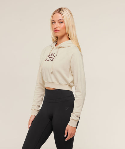 Gymshark Gymshark Lifting Club 2012 Graphic Cropped Hoodie - Stone Beige/Wash