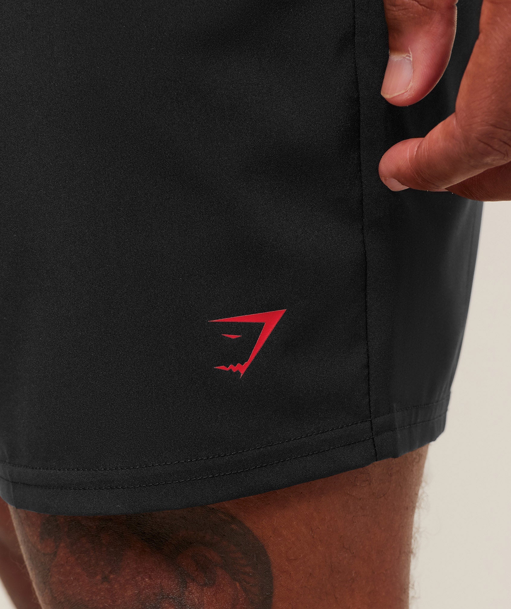Gymshark Hybrid Graphic 7" Shorts - Black