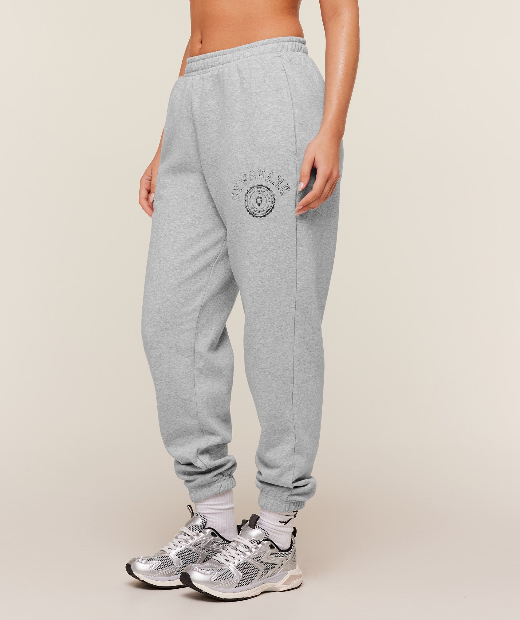 Gymshark Worn Crest Graphic Jogger - Light Grey Core Marl