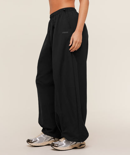 Gymshark Weekend Lifestyle Parachute Pant - GS Black