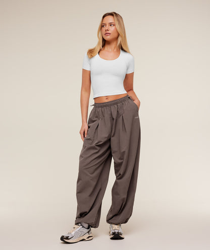 Gymshark Weekend Lifestyle Parachute Pant - Cool Brown