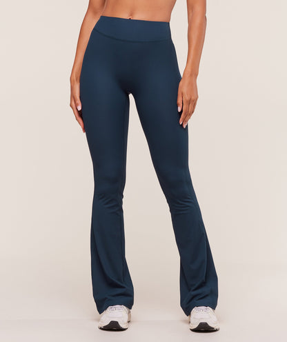 Gymshark Ribbed Flared Legging - Navy
