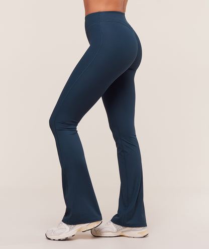Gymshark Ribbed Flared Legging - Navy