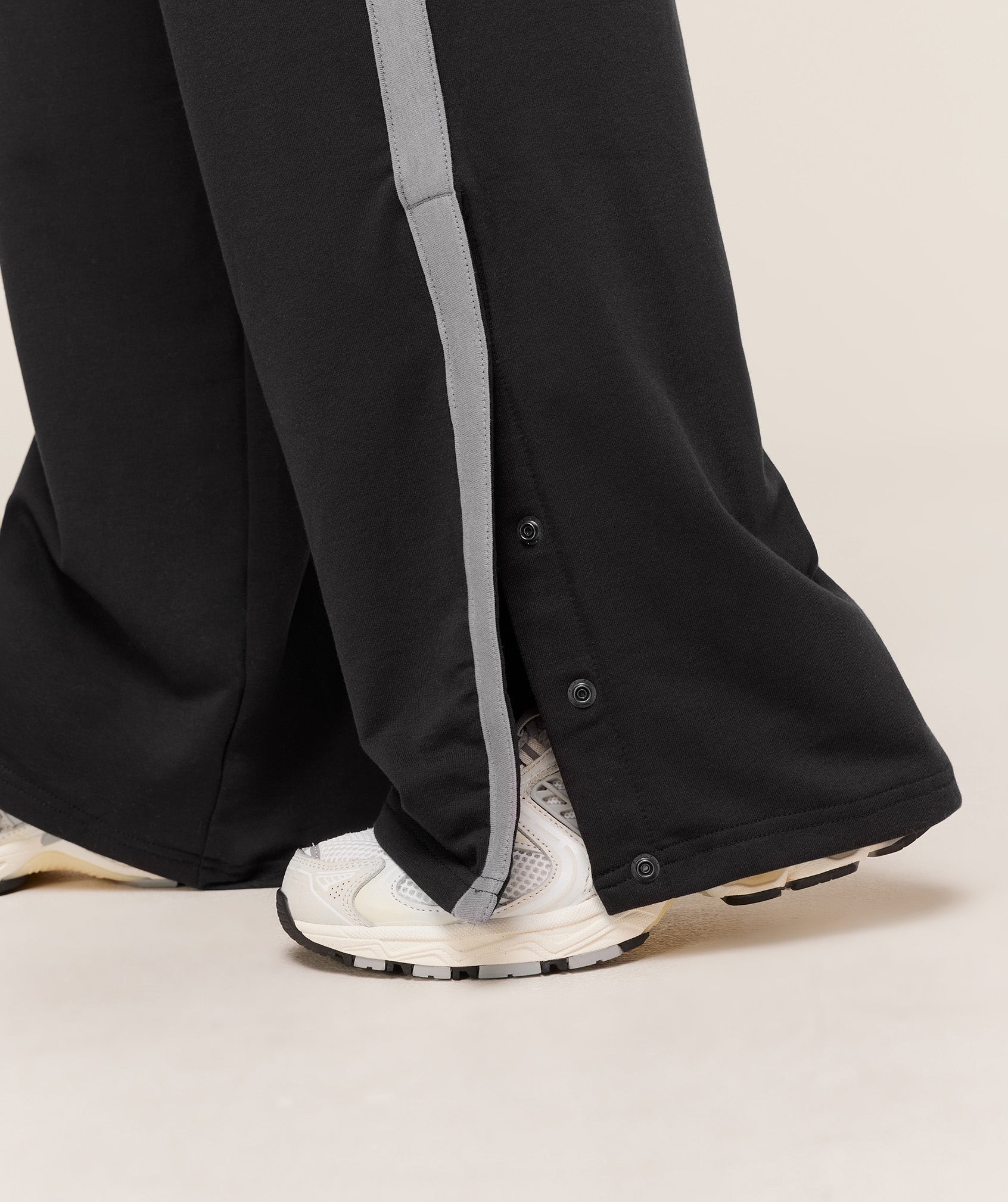 Gymshark Retro Stripe Snap Pant - Black/Medium Grey