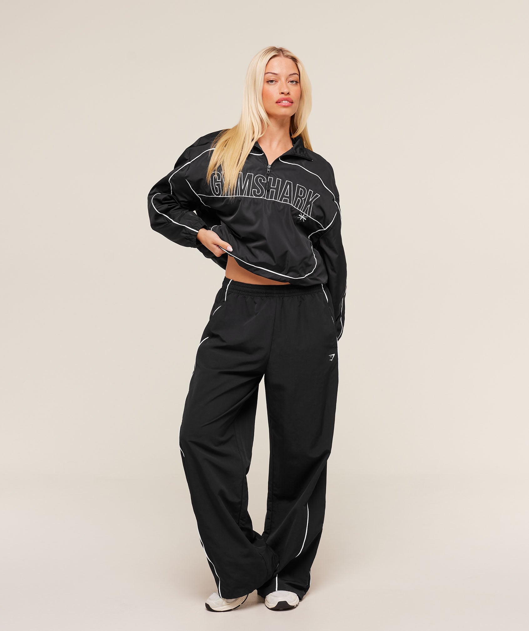Gymshark Wordmark 1/4 Zip Track Jacket - Black/White