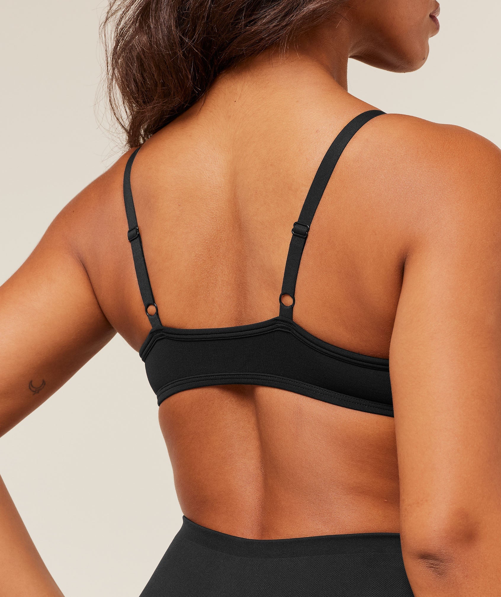 Gymshark Soft Sculpt V-neck Sports Bra - Black