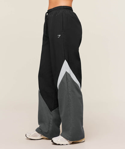 Gymshark Contrast Track Pant - Black/Graphite Grey/Oat White