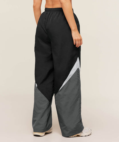 Gymshark Contrast Track Pant - Black/Graphite Grey/Oat White