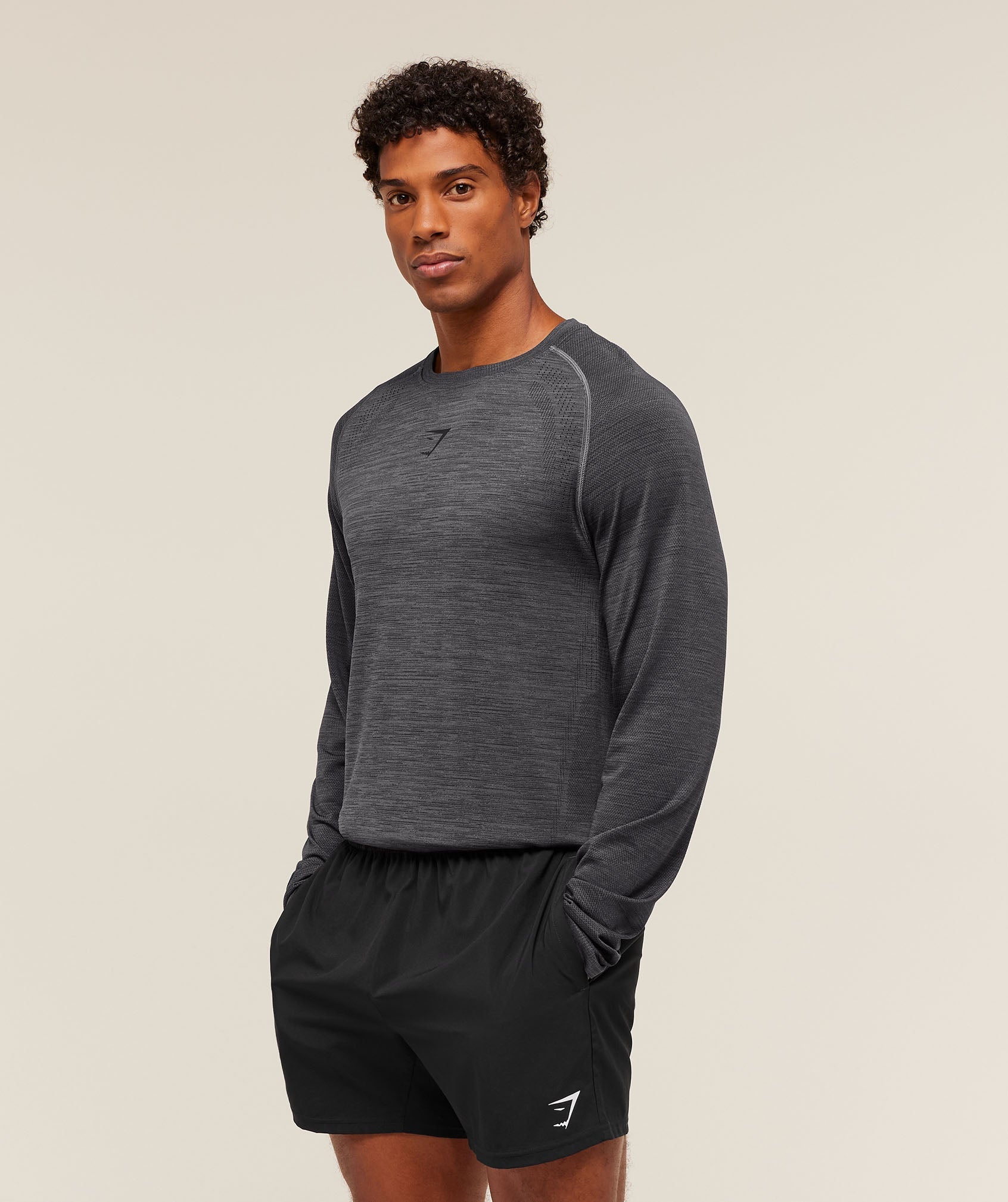 Gymshark Versatile Seamless Long Sleeve T-Shirt - Dark Grey/Black