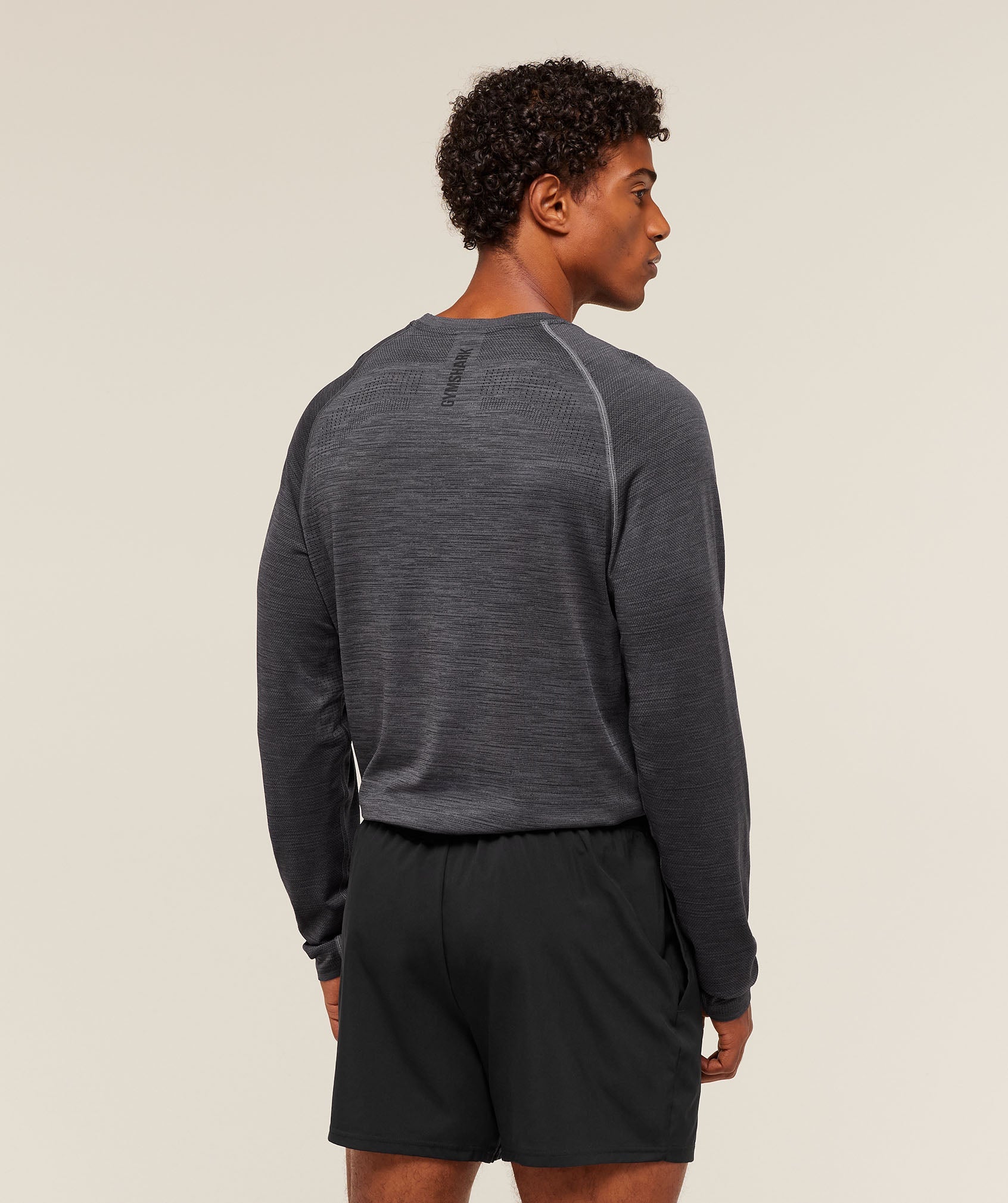 Gymshark Versatile Seamless Long Sleeve T-Shirt - Dark Grey/Black