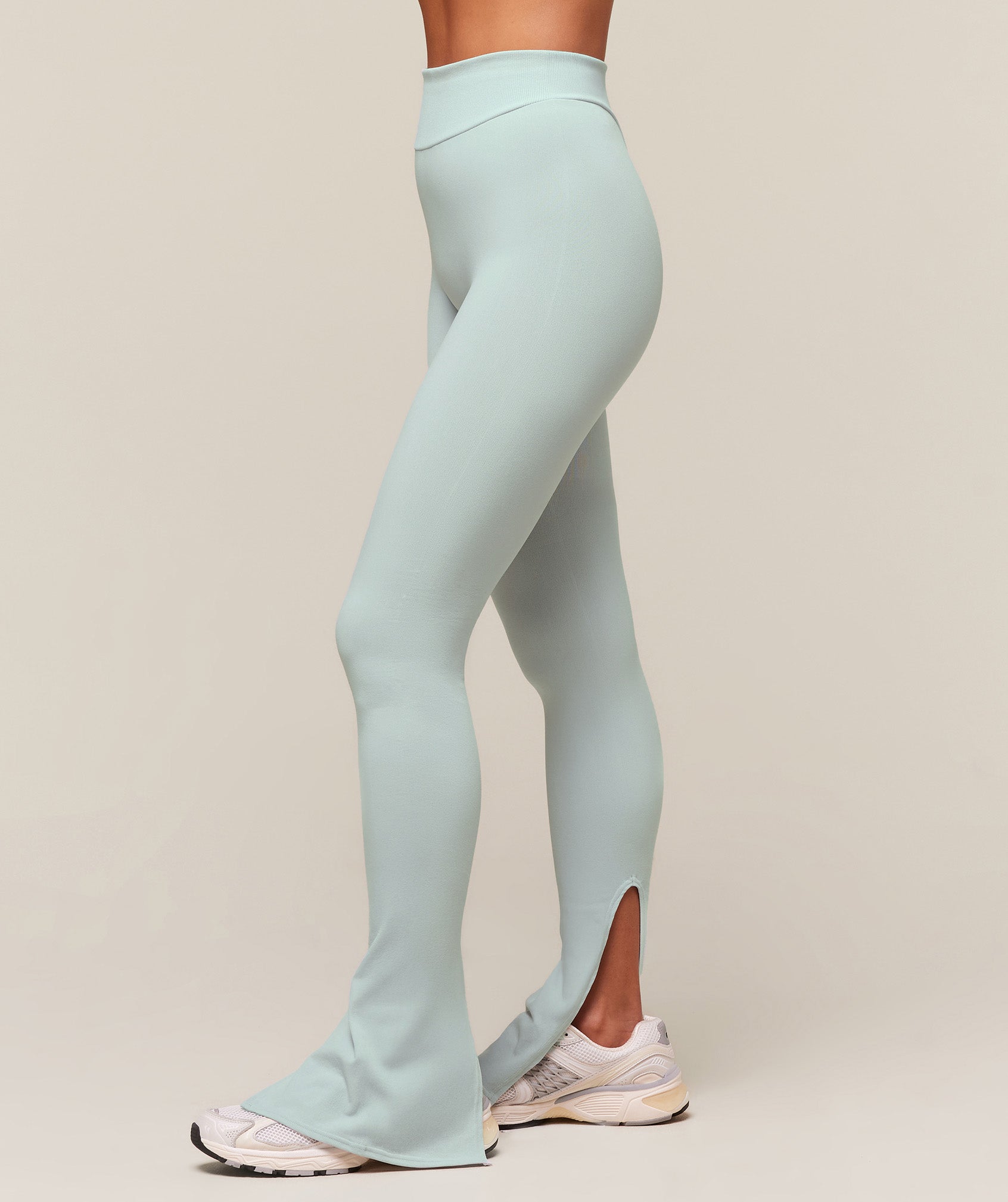 Gymshark everywear Warp Knit Flare Leggings - Frost Blue