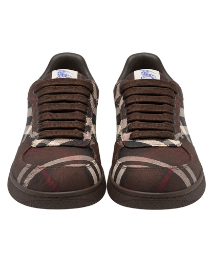 Lace-up sneakers with a checkered pattern