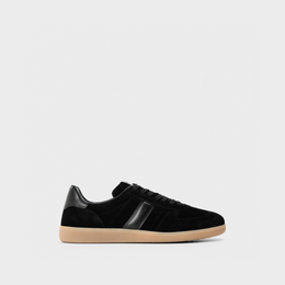 Low-Top Trainers