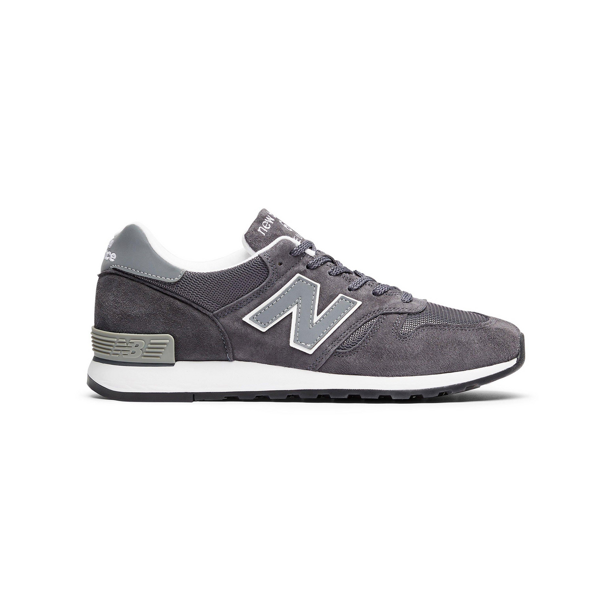S122 M670 Trainers