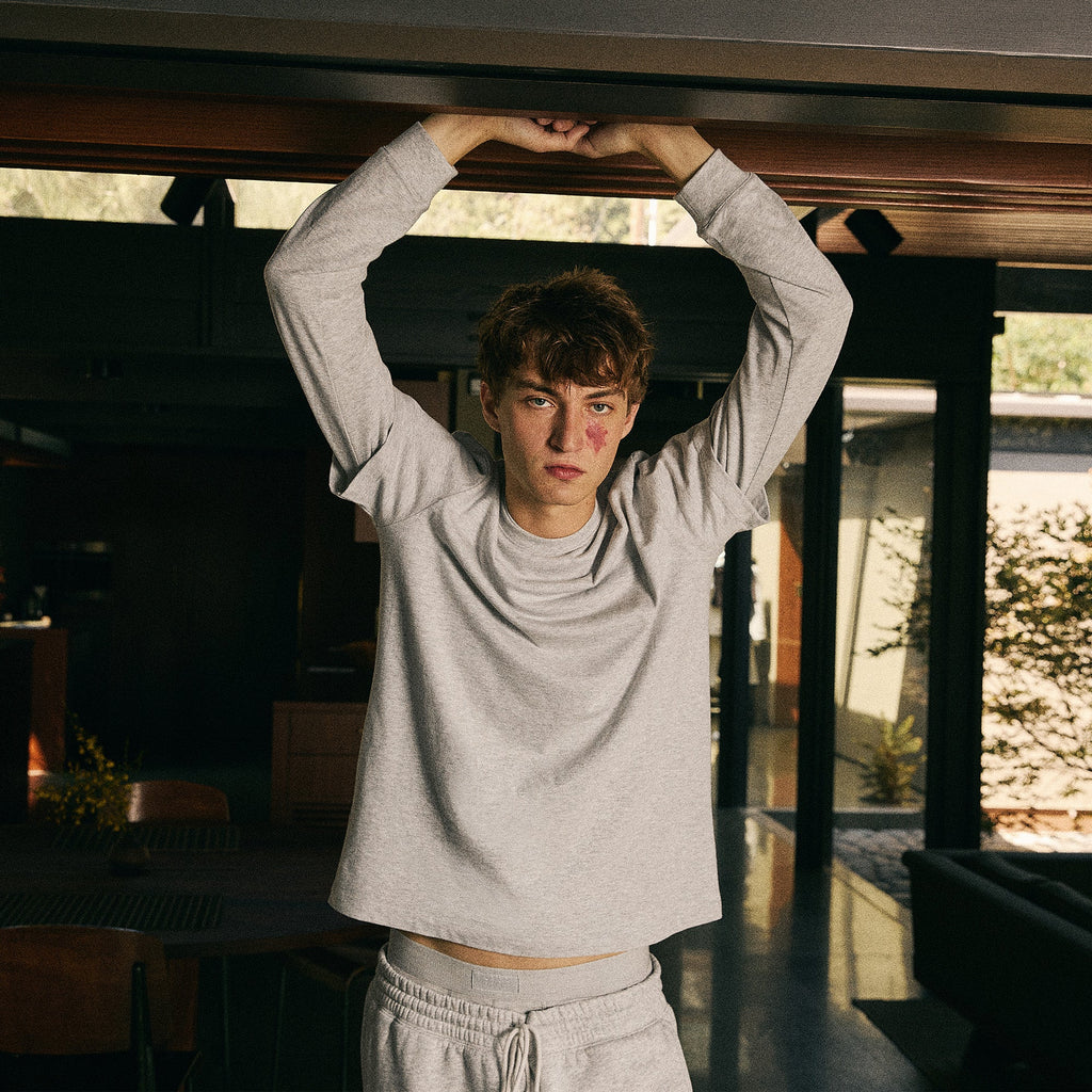 SKIMS COTTON MENS CLASSIC LONG SLEEVE T-SHIRT | LIGHT HEATHER GREY