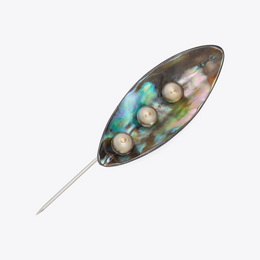 Runway Pearl Pin Leaf