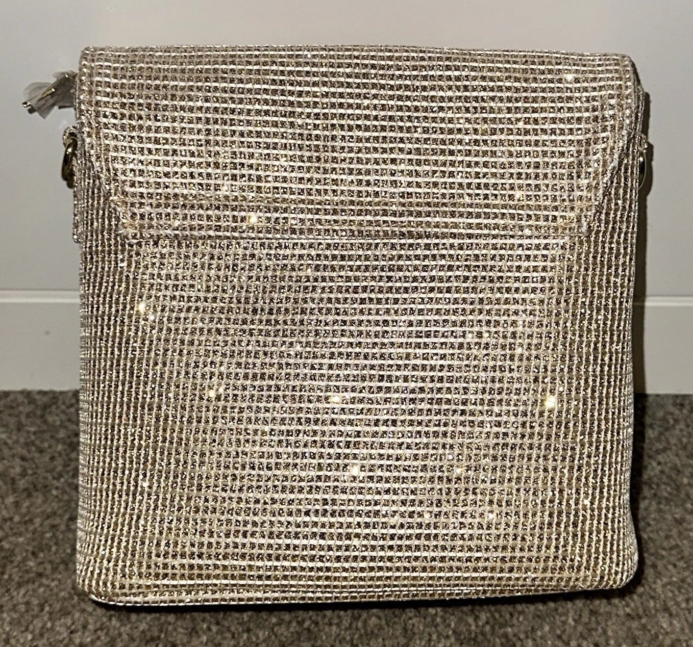 Rare Dior Beauty Vip Gift 2025 Gold Pouch Bag comes with Gold Strap