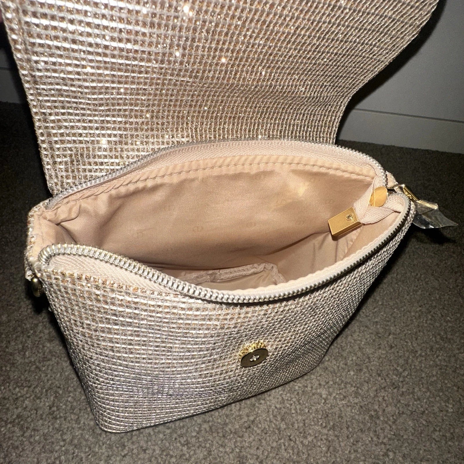 Rare Dior Beauty Vip Gift 2025 Gold Pouch Bag comes with Gold Strap