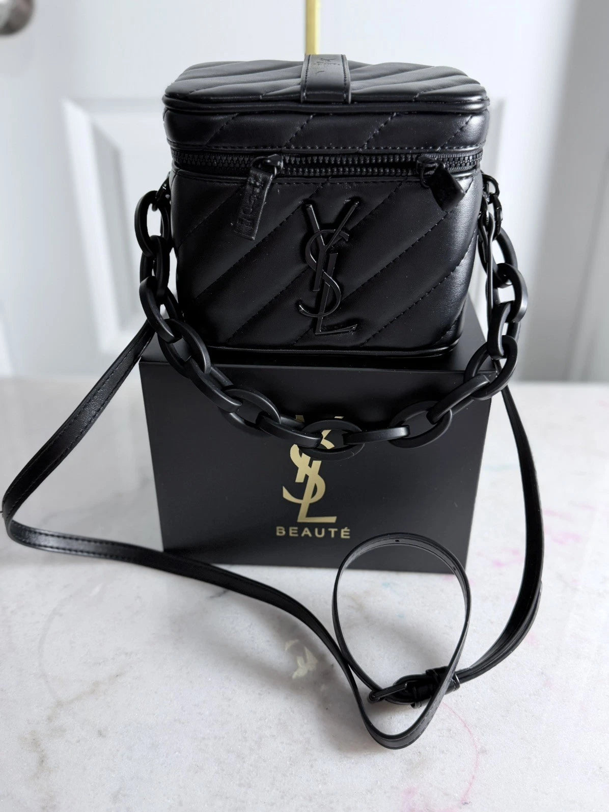 Yves Saint Laurent Beaute Beauty VIP Vanity Gold
