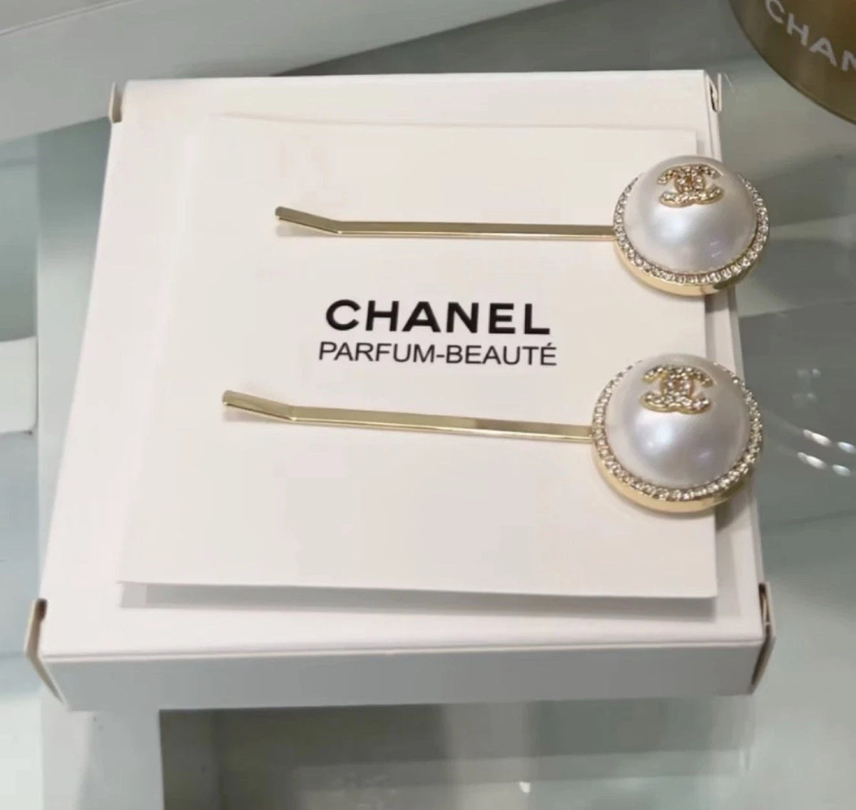 Chanel Beauty Set of 2 Pearl Hair Clips