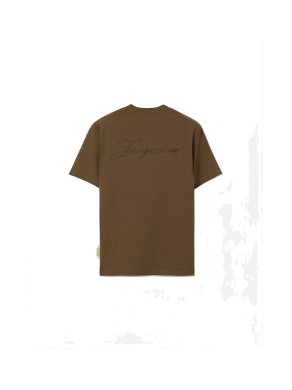 Short-sleeve t-shirt with embroidered logos.