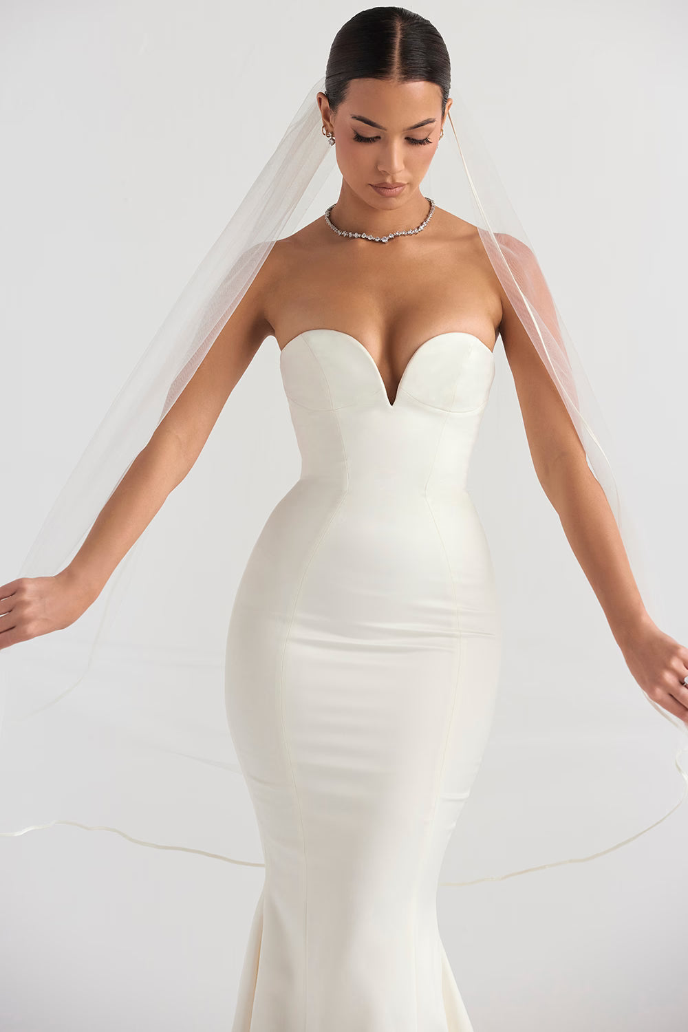 Simone white soft tulle veil