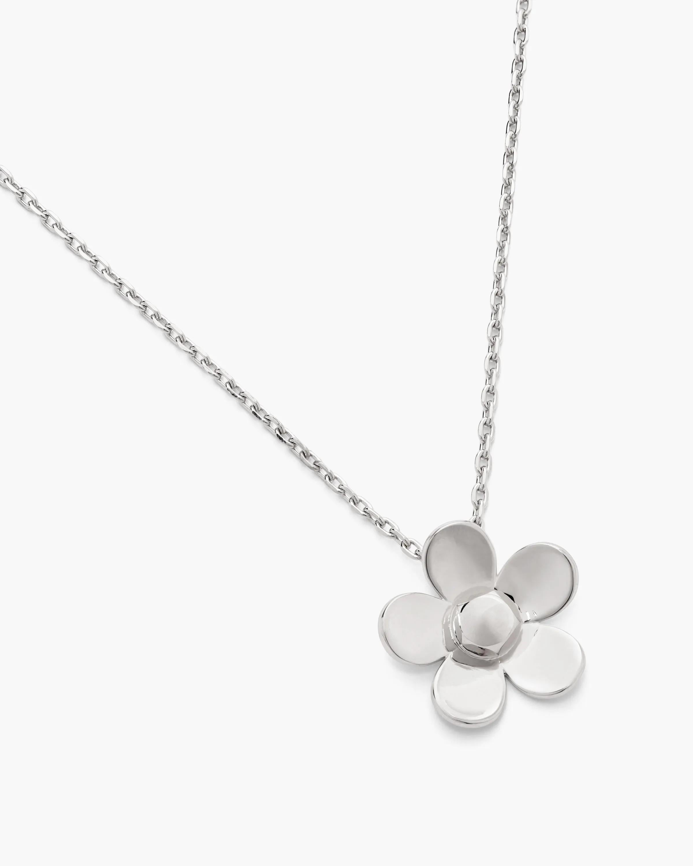 The Daisy Pendant Necklace