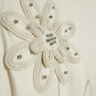 White Short Sleeve Crochet Flower T-shirt