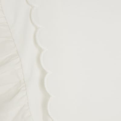 White Short Sleeve Scallop Trim T-shirt
